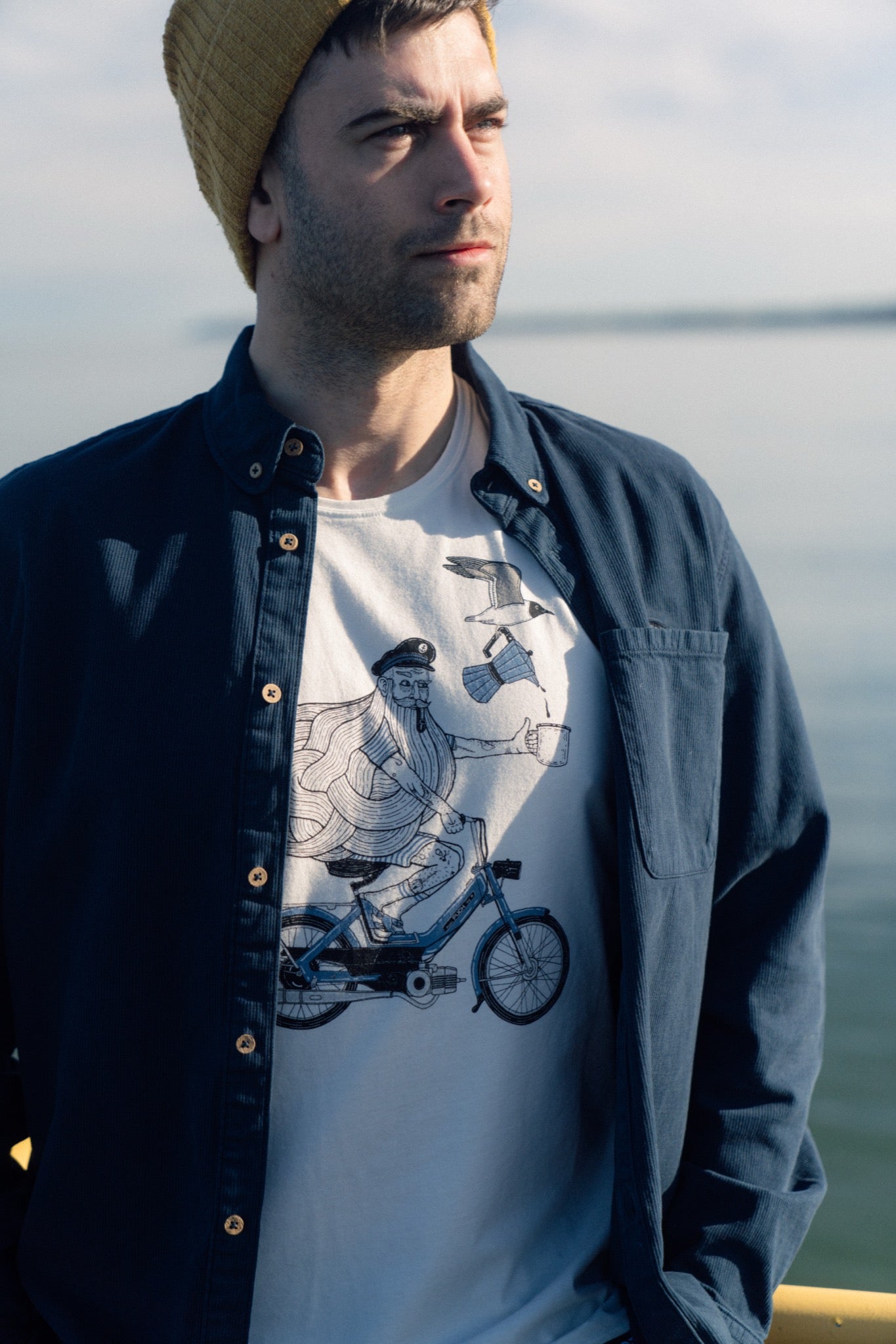 Coffee On the Go T-shirt (Star White)