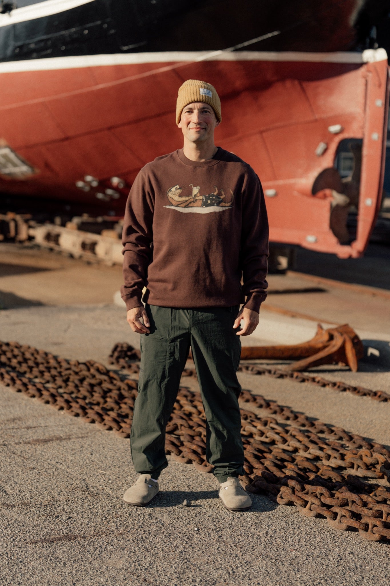 LAKOR An Otter Vacation Crewneck Sweatshirt Chicory Coffee
