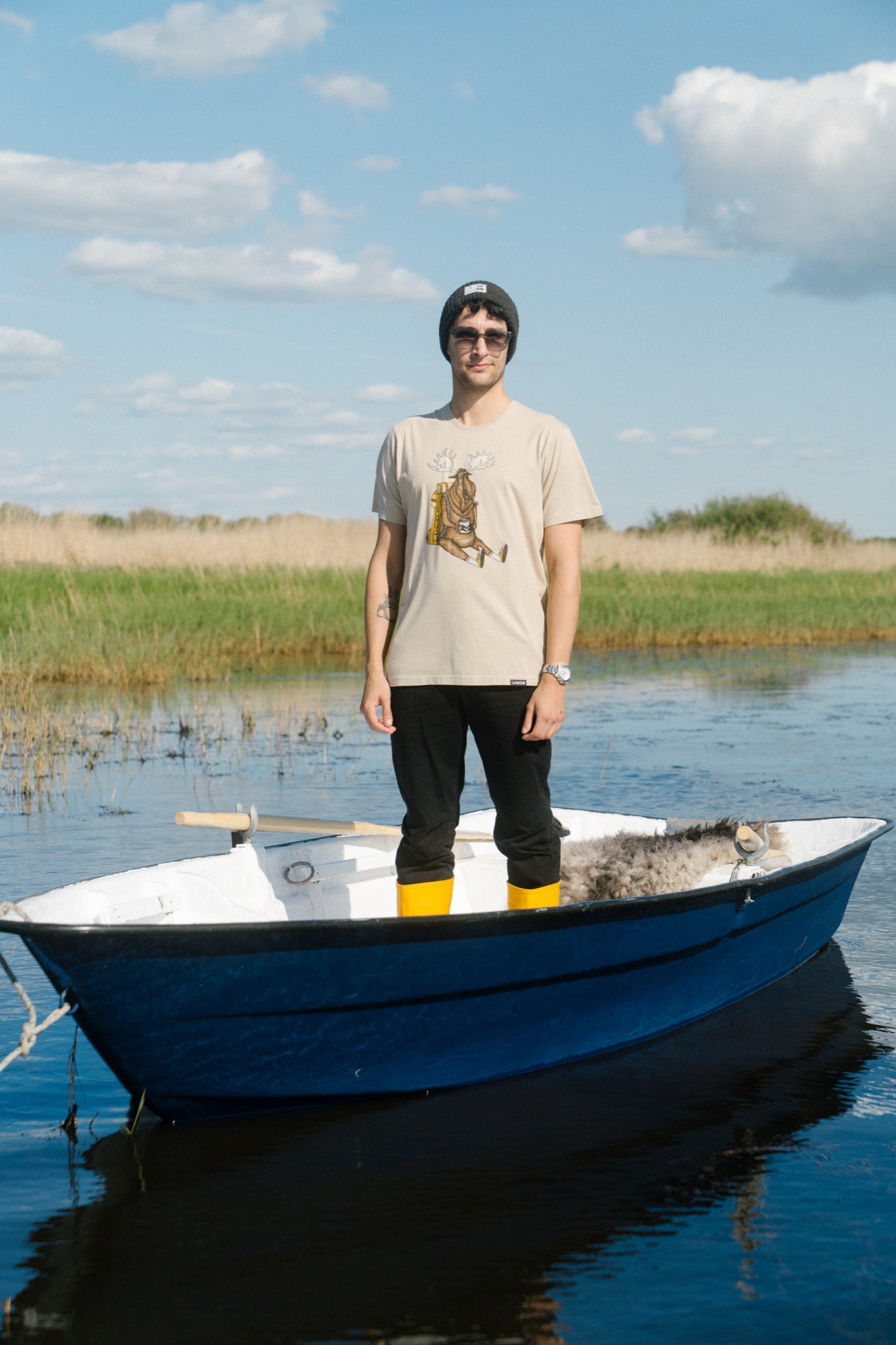 Snooze Moose T-shirt (White Pepper)