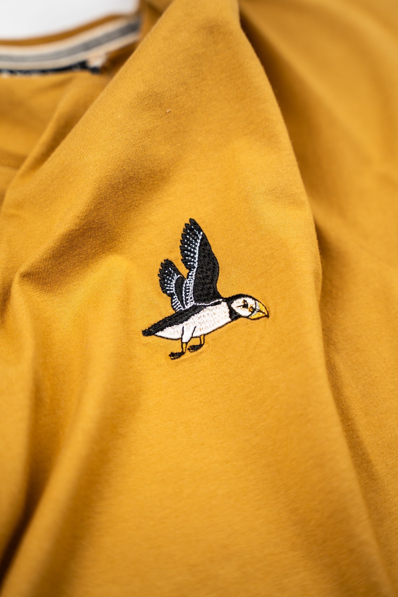 LAKOR Mini Flying Puffin T-shirt T-Shirt Wood Thrush