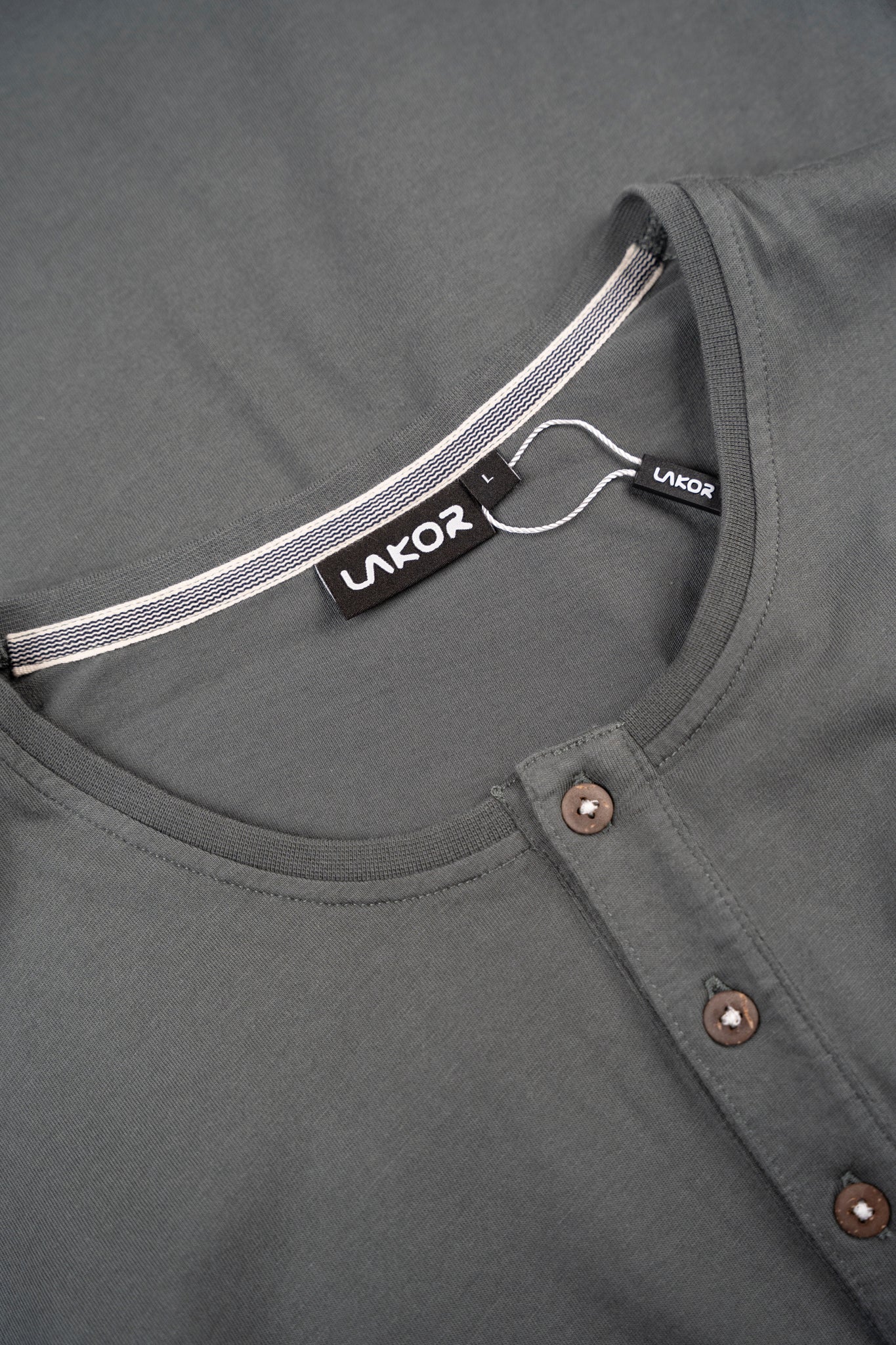 LAKOR Mini Forest Maxi Henley T-Shirt Urban Chic