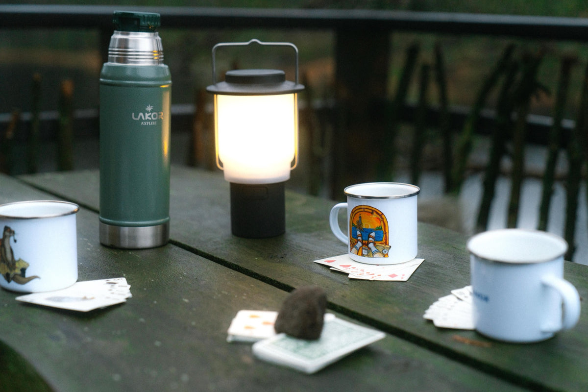 LAKOR Room with a View Emaljekrus Mug White