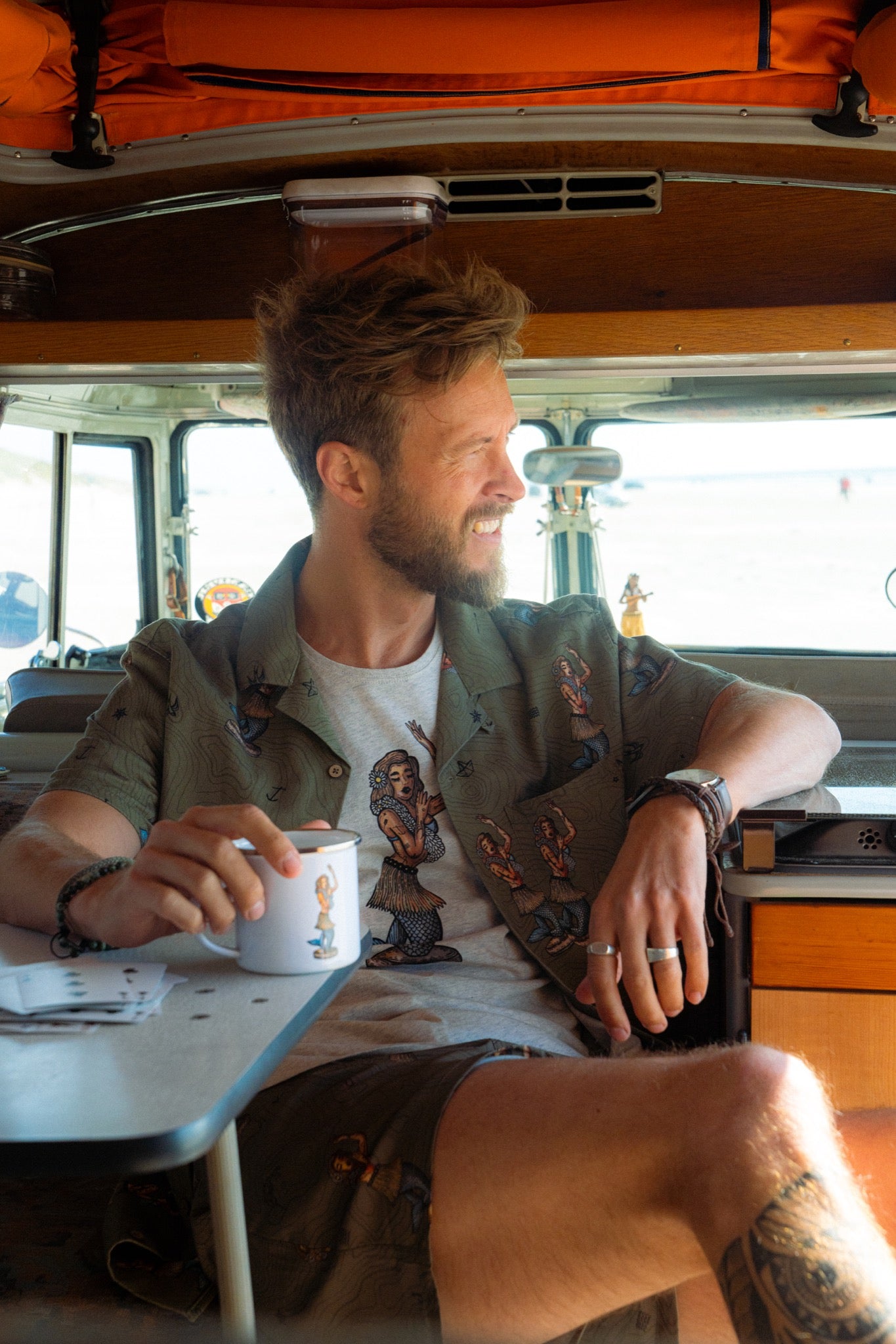 Dashboard Hula Short Sleeve Shirt (Deep Lichen Green)