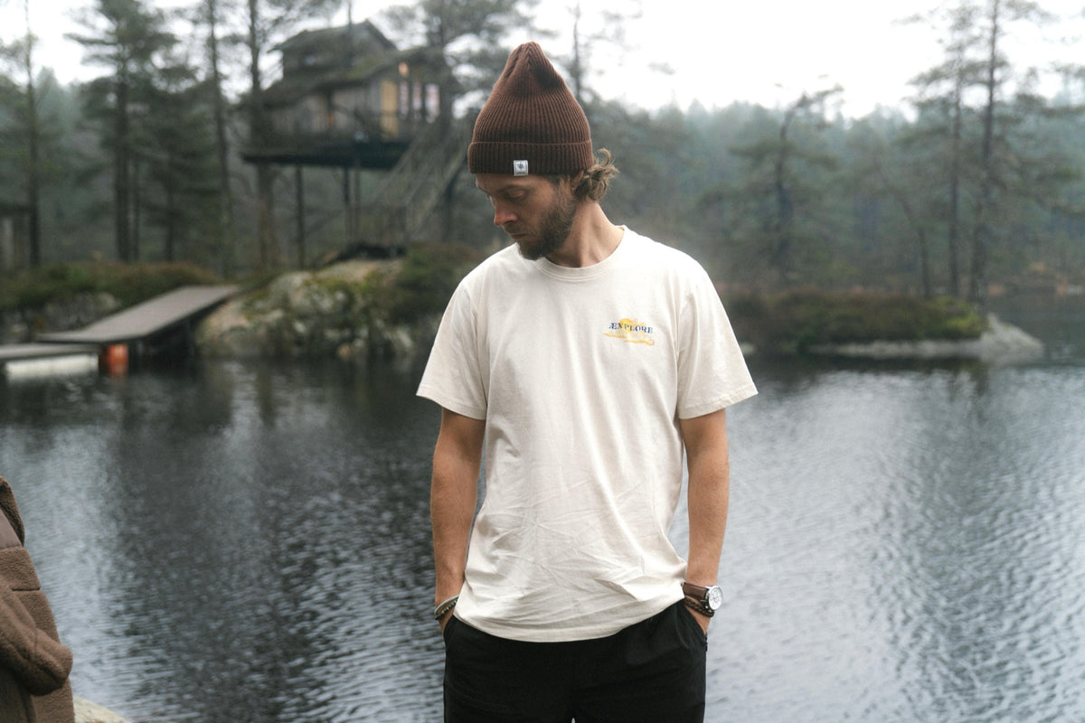 LAKOR Sea Parrot Summerhouse T-shirt T-Shirt Rainy Day