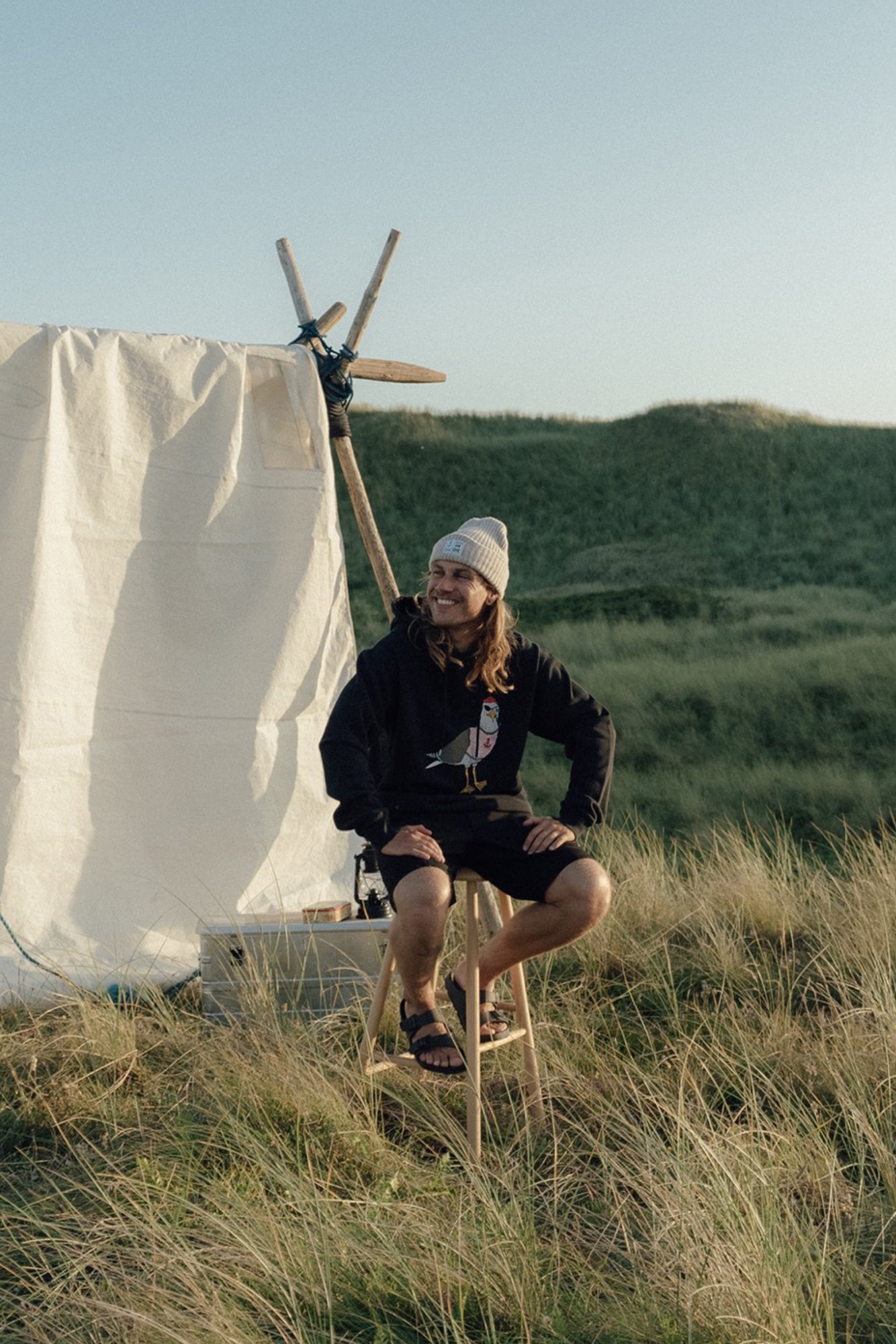 Seaborn Seagull Hoodie (Moonless Night)